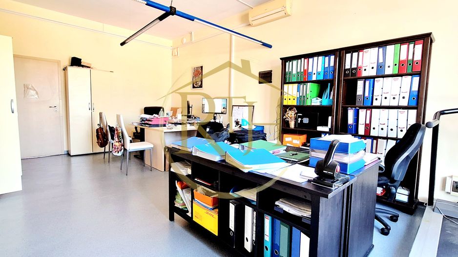 Oferim spre inchiriere, Cladire ideala pentru Clinica, Centru medical etc - Poză 13