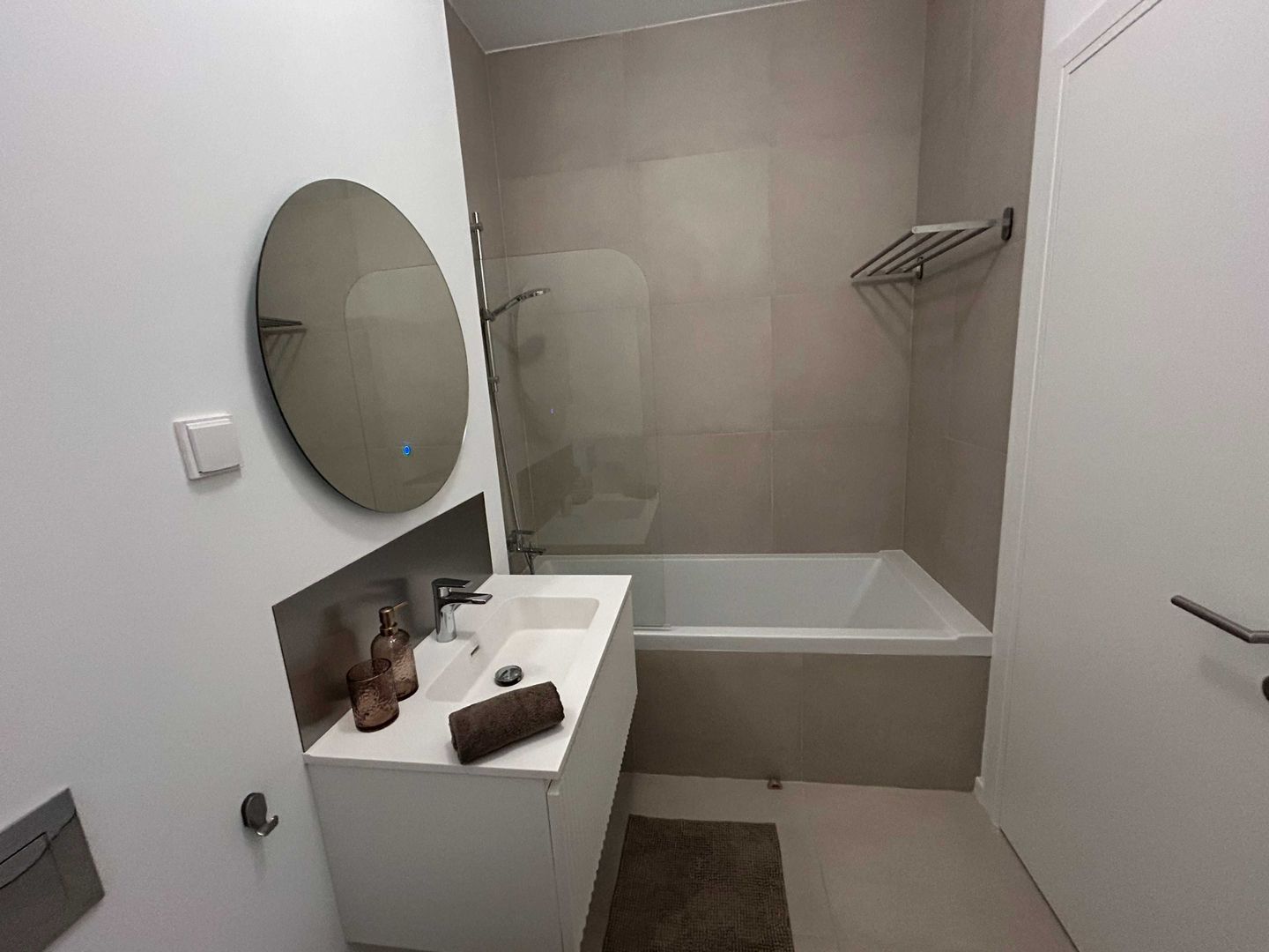 De inchiriat – Domenii, Nou, 2 camere, Loc parcare, Arcadia Complex - Poză 8