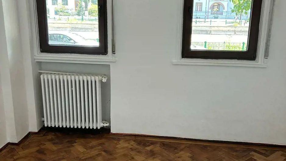 De vanzare Apartament 3 camere Mihail Kogalniceanu facultatea de Drept - Poză 2