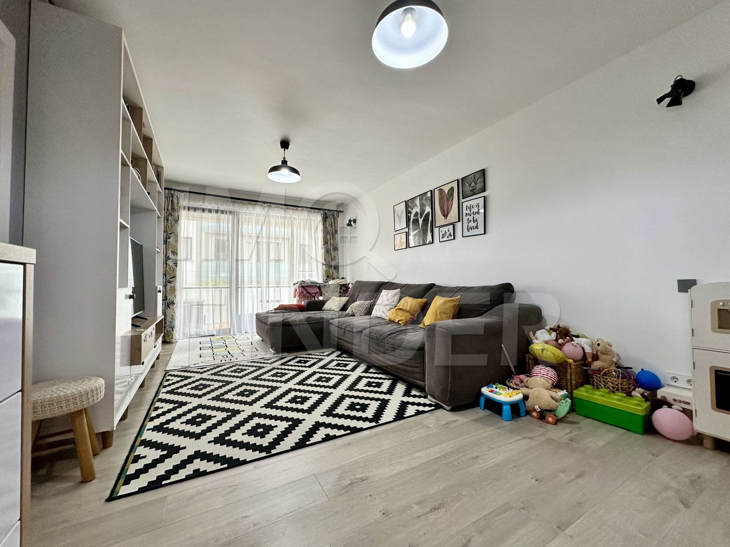 Apartament cu 3 camere  in Bună Ziua – confort, lumină și locatie excelenta - Poză 2