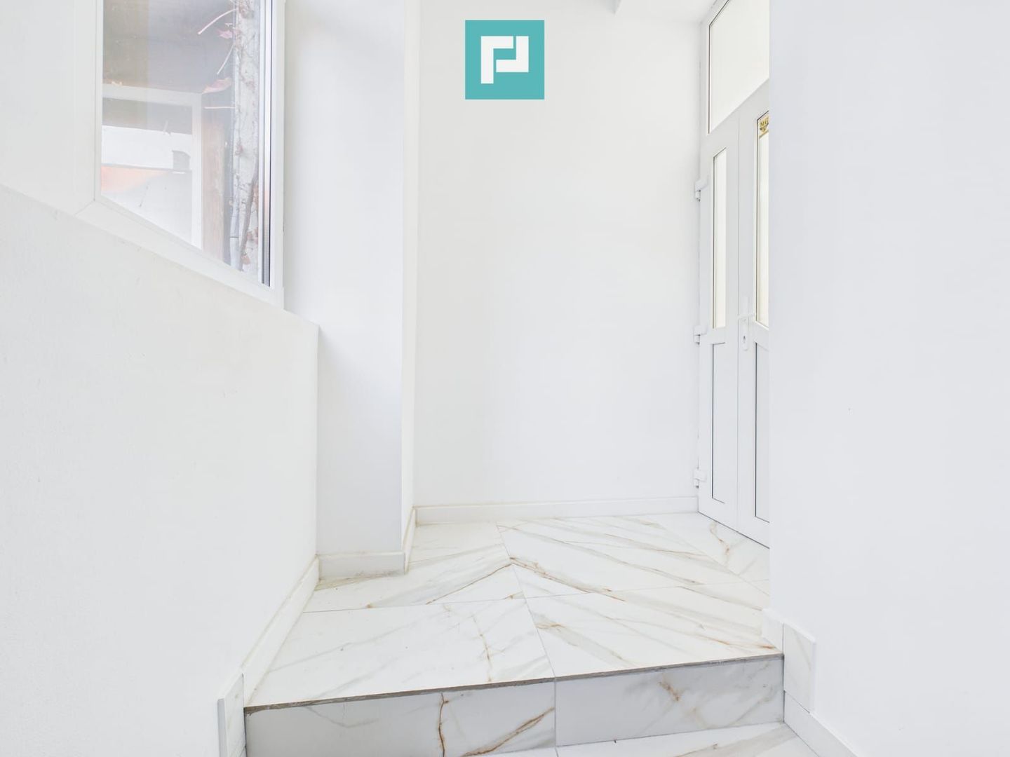 Proprietate de prestigiu în centrul Aradului - Poză 17