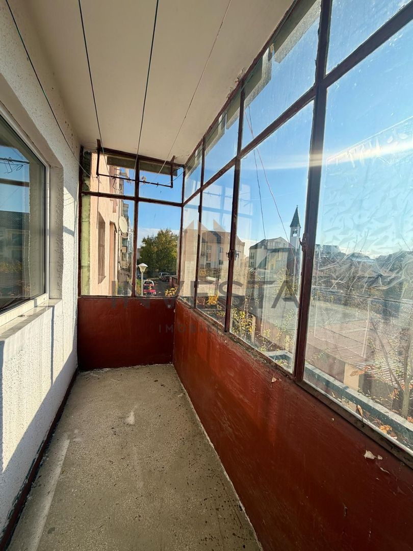 Apartament cu 3 camere  decomandate, etajul1,  zona strazii Slatina ! - Poză 11