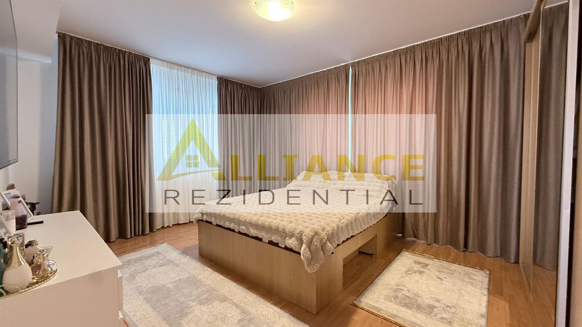 Casa Individuala - 5 camere - 3 bai - 450mp teren - Poză 11