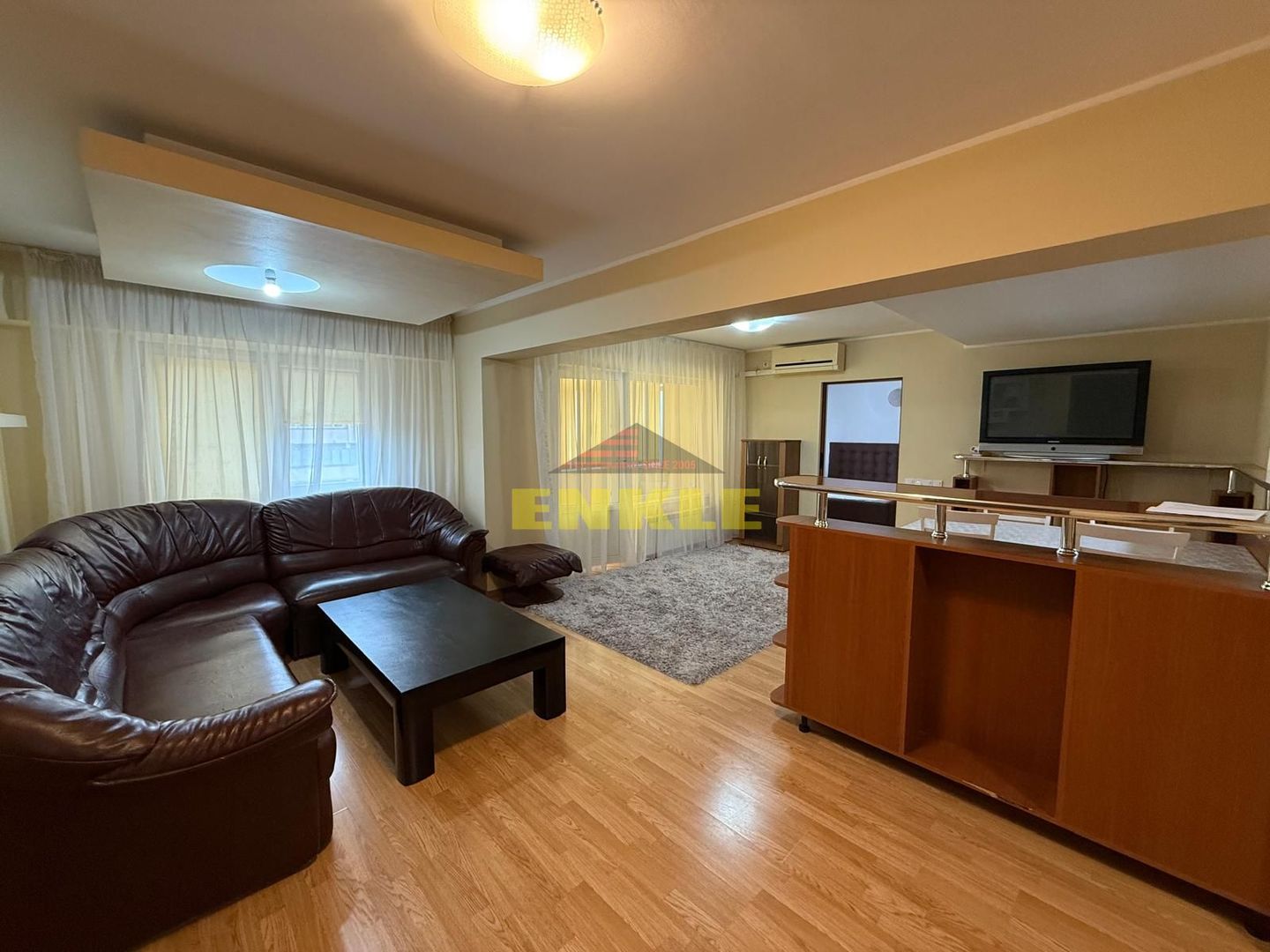 De închiriat apartament 3 camere – Zona Primăverii - Poză 1