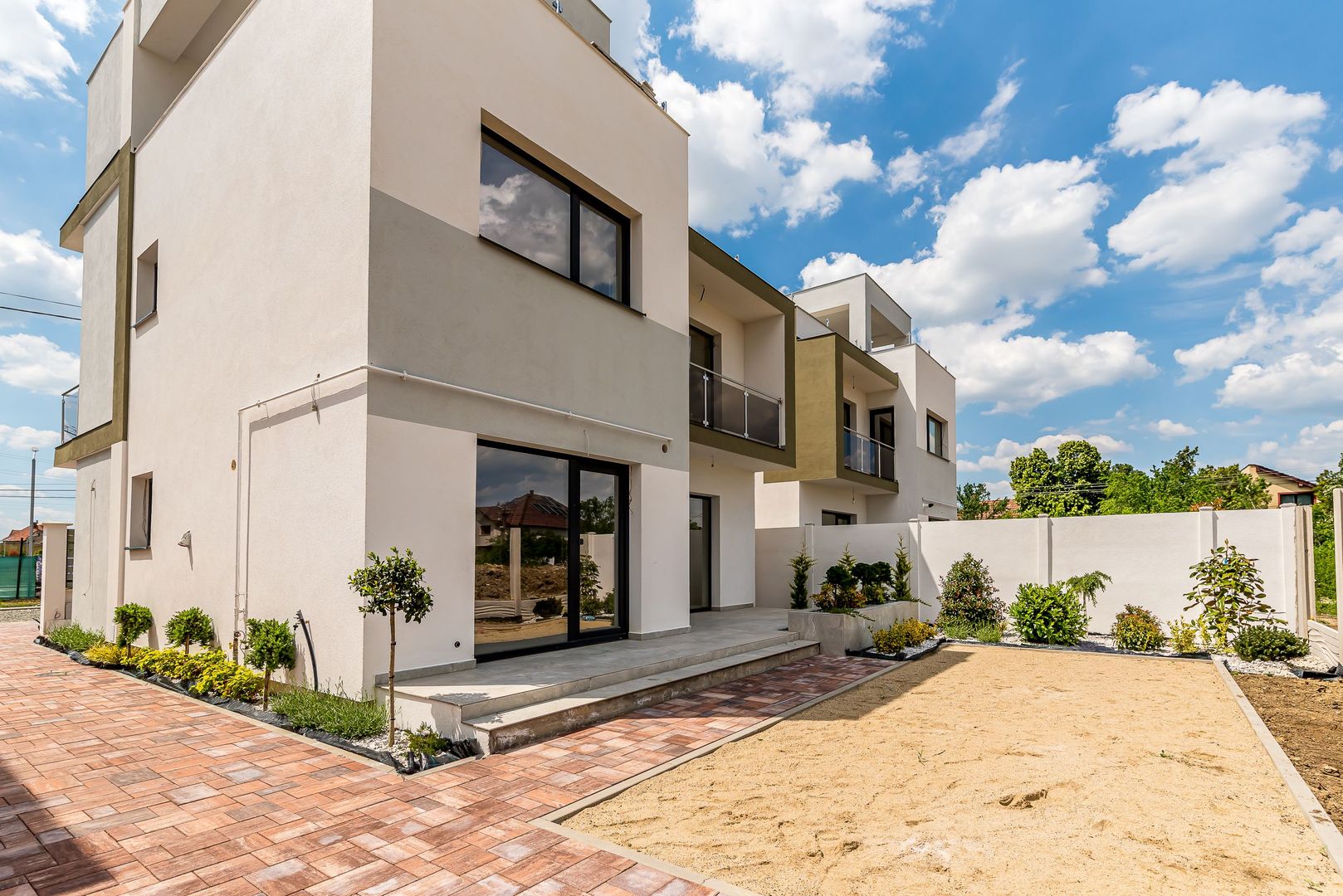 PREȚ PROMO! Casă nouă 2025 cu terasă rooftop – 5 camere, în Gai - Poză 1