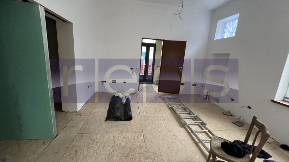 IMOBIL MIXT | ROSETTI | 500 MP | RENOVAT | 2 CORPURI + SUBSOL + CURTI INTERIOARE - Poză 6