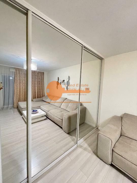 Vanzare 3 camere Brancoveanu ( loc parcare si 2 statii de metrou ) NEGOCIABIL - Poză 3