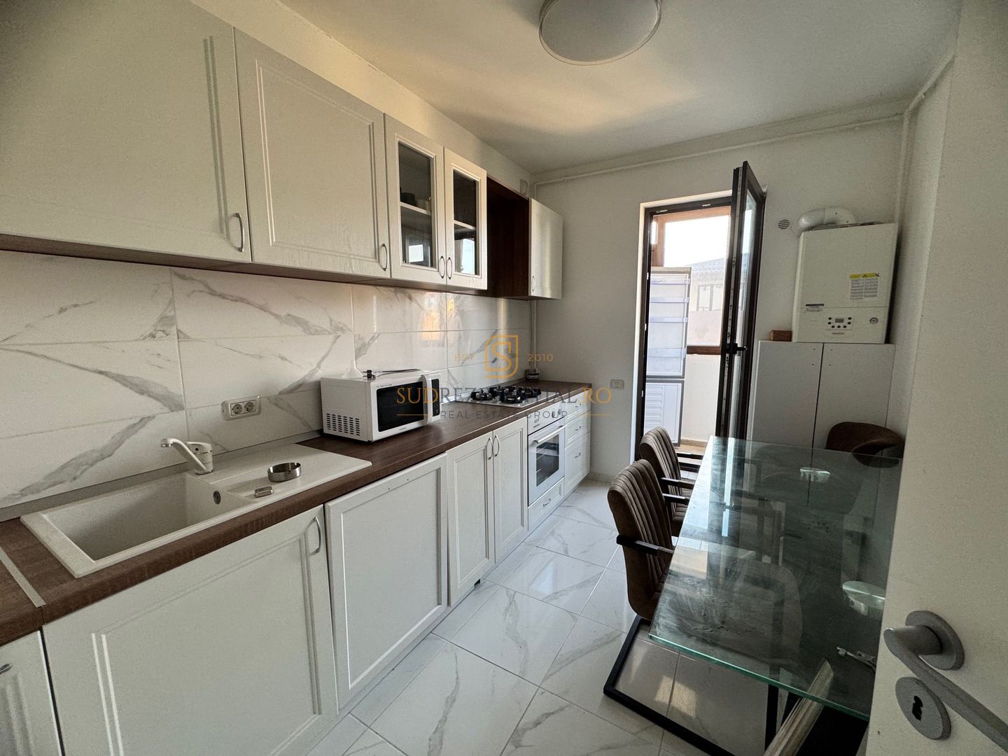 Apartament 3 camere decomandat, 83 mp, loc de parcare, mobilat complet - Poză 4