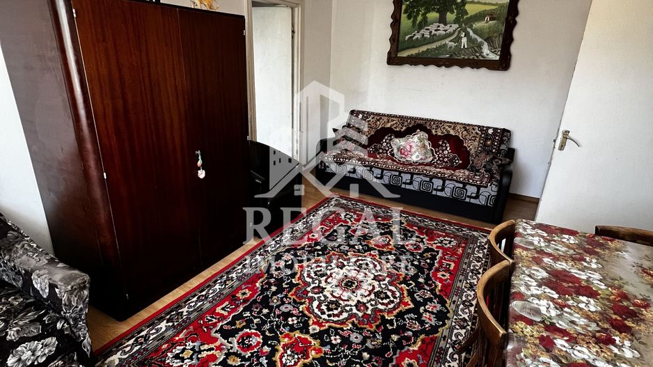 Apartament 2 camere, 43 mp, balcon mare, acoperiș, etaj 4/4 - Poză 2