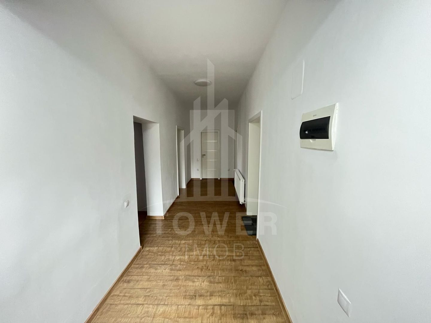 Casă nouă  cu 8 camere, 5 băi și curte – 220 mp utili – 480.000€ - Poză 8