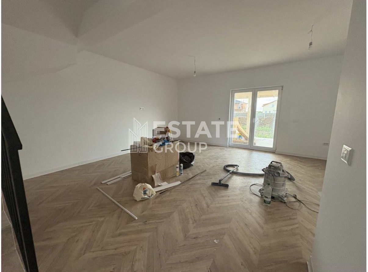 Duplex cu 5 camere in Mosnita Noua - Poză 3