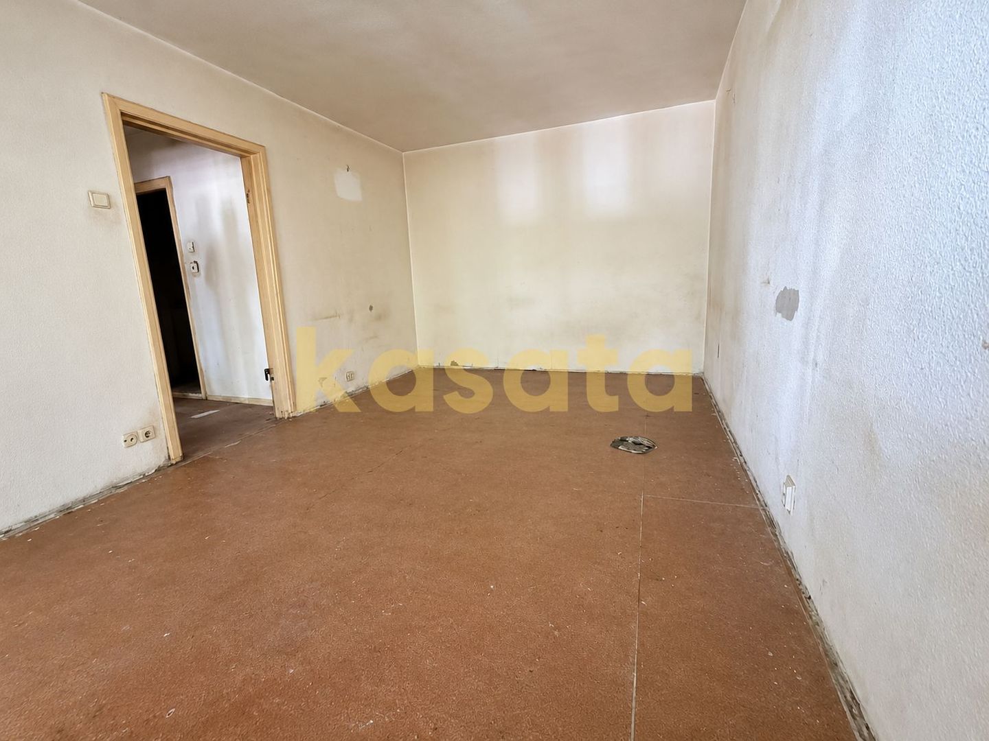 3 camere | Etaj 1 | 2 băi | 2 debarale | Decomandat | Zona Vitan - Poză 2