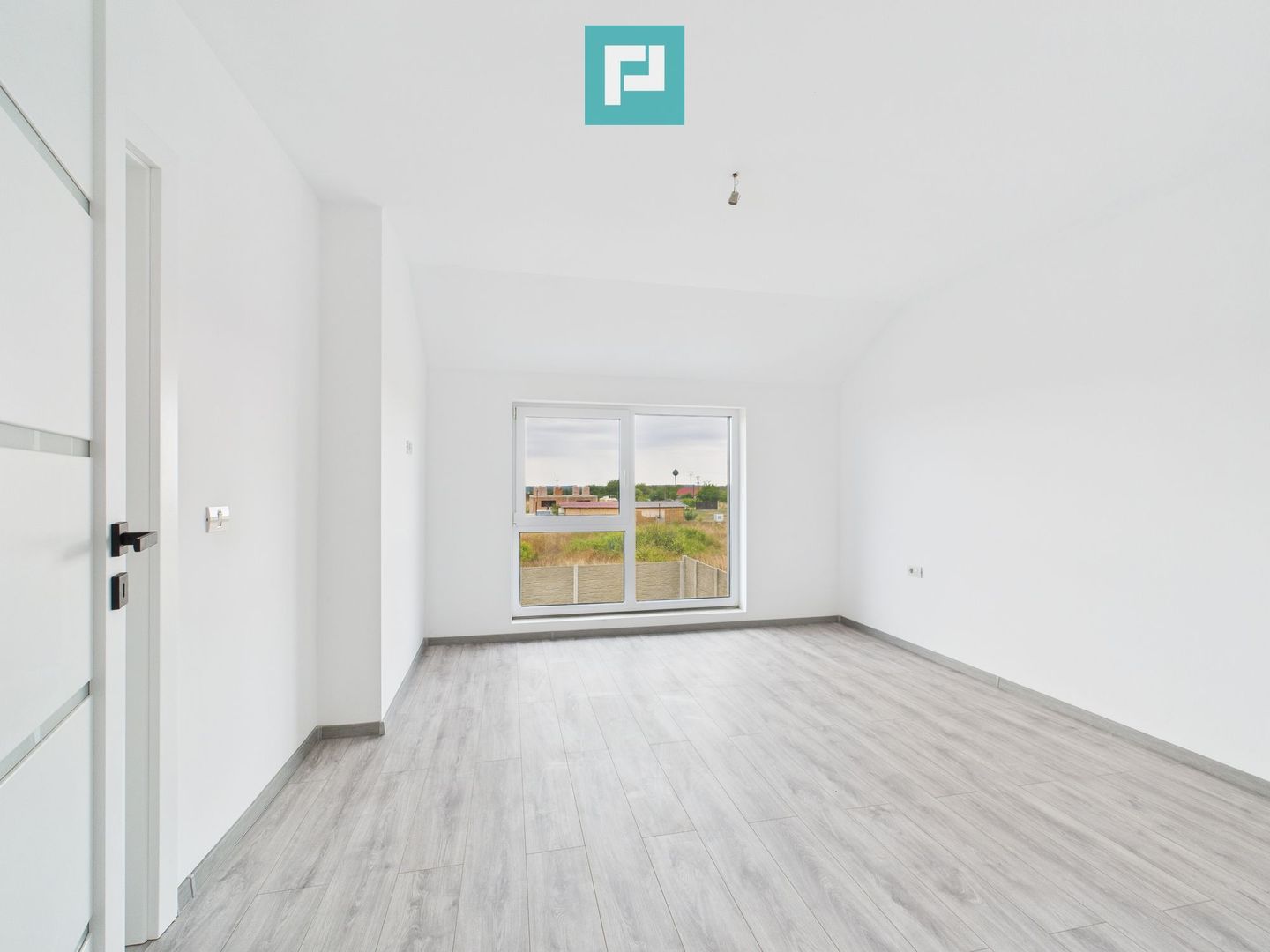 Duplex cu 3 camere și curte generoasă în Pișchia - Poză 14