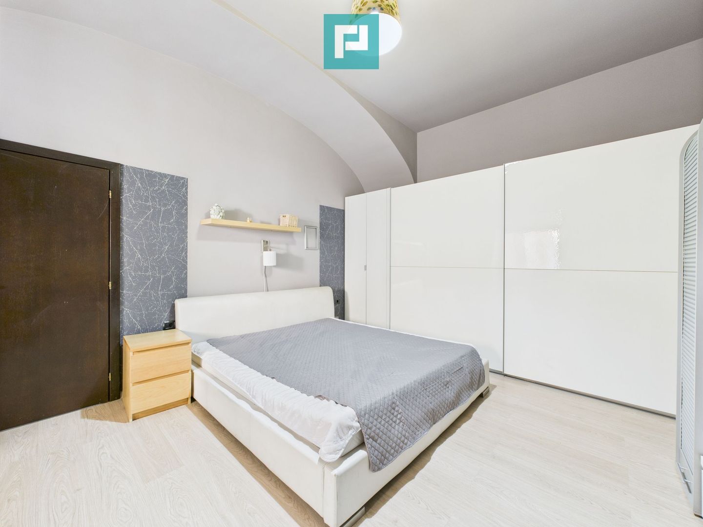 Apartament 2 camere, zona ultracentrală Arad - Poză 2