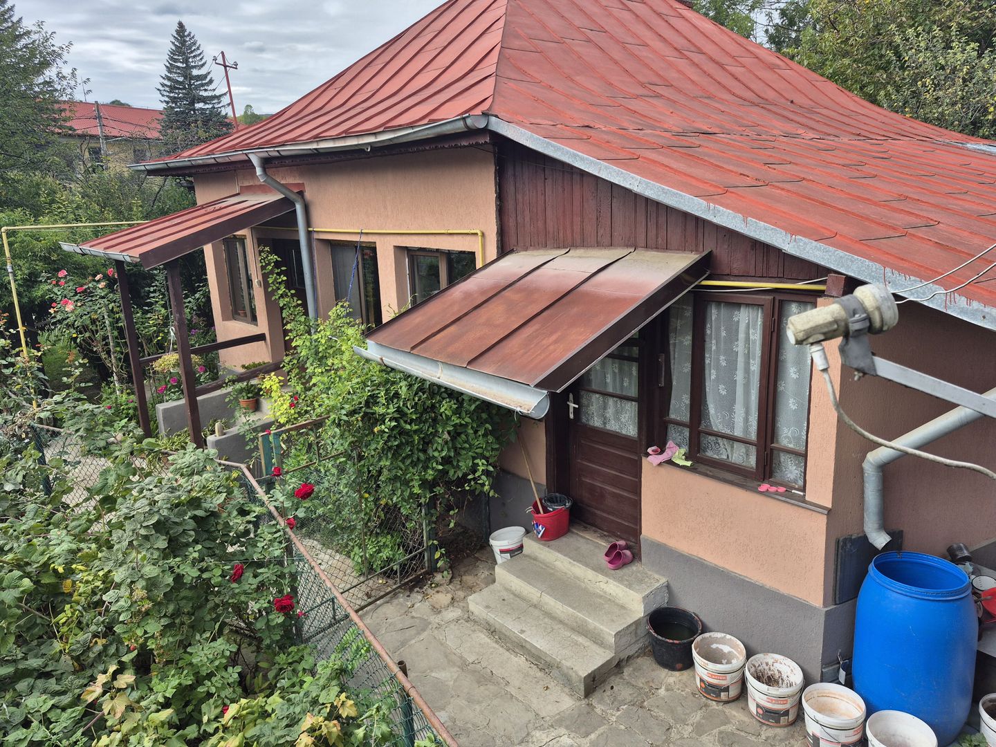 Vila 4 camere + teren 818 mp central Provita de Sus (lângă școală) - Poză 1