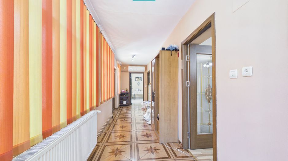 Casă individuală spațioasă în Jimbolia - Poză 7