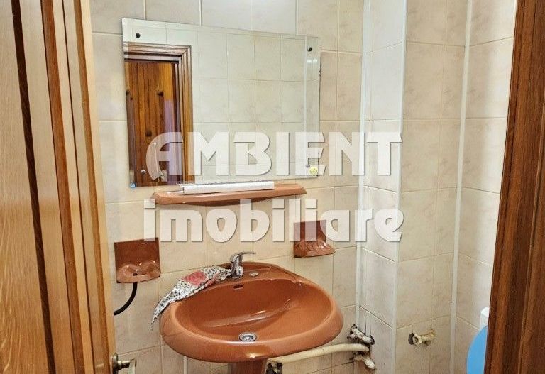 Apartament cu 3 camere, garaj, boxa, ETAJ 2, zona TRAIAN - PRIMARIE; - Poză 6