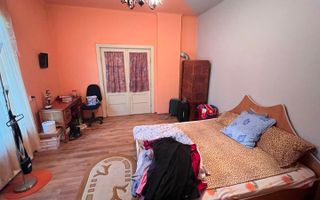 Casă săsească mobilata cu teren generos de 978 mp și anexe funcționale - Poză 4