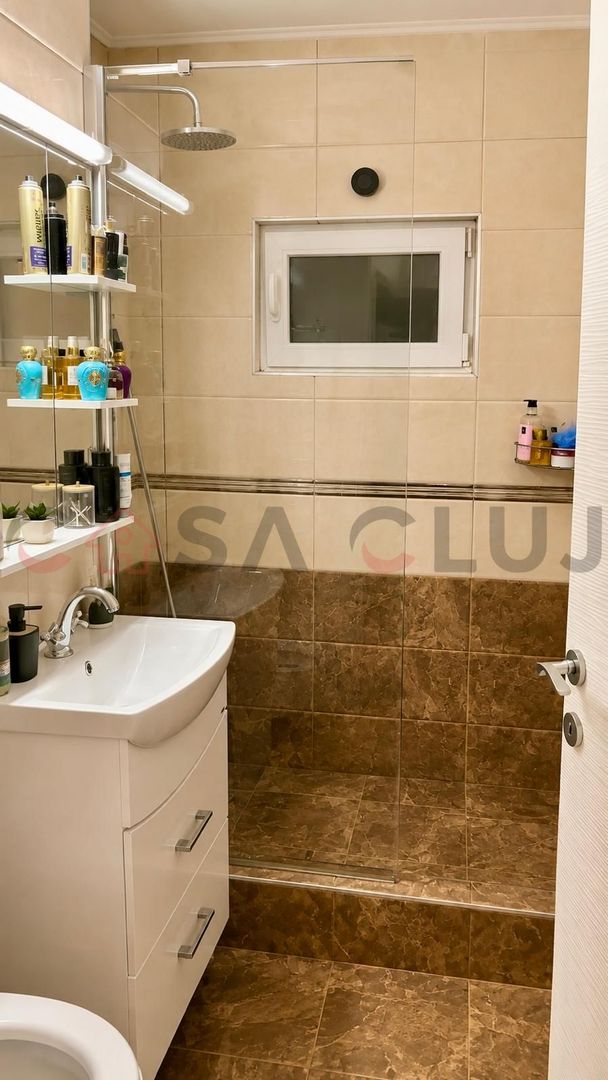 3 camere, la cheie, renovat, etaj intermediar - Poză 9
