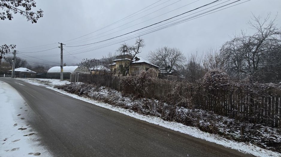 Casă și teren de vânzare în Colibași Dâmbovița Liniște Spațiu Natura - Poză 1