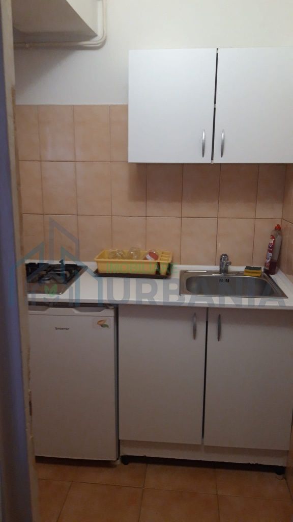 Garsonieră de închiriat, zona Galați, str. Vasile Urechia, etaj 3 - Poză 2
