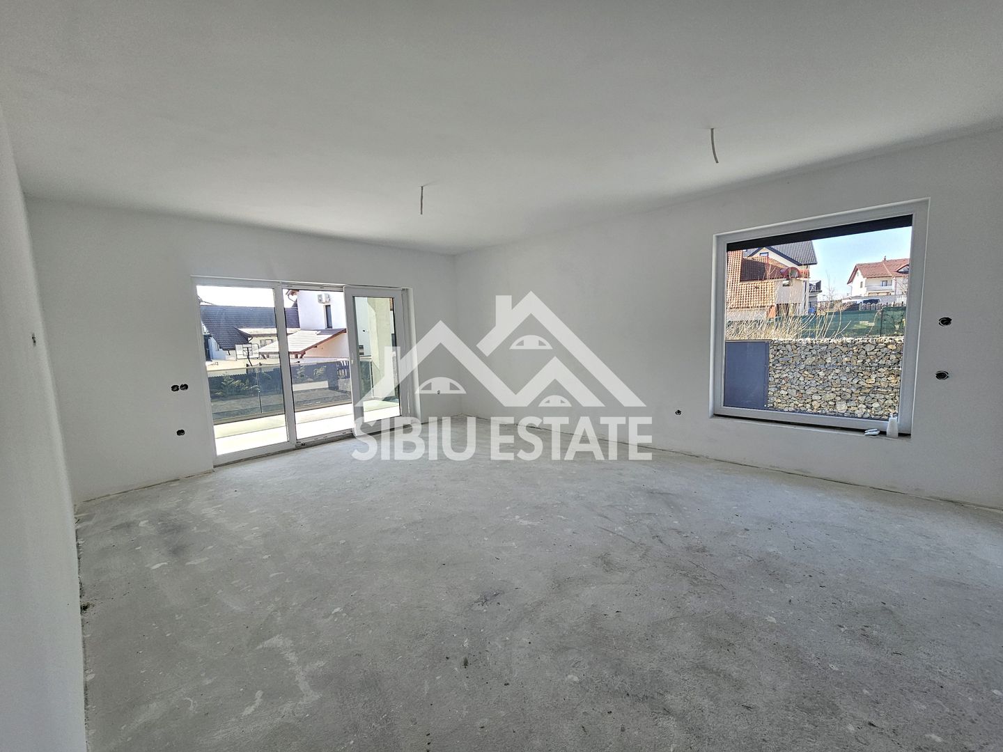 Casa Sibiu, intrare Selimbar, garaj, pivnita, curte mare - Poză 7