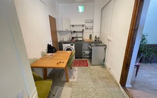 Casă la curte comuna în zona Balcescu - Poză 9