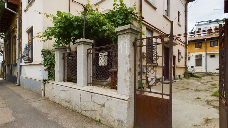 Apartament cu o cameră situat vizavi de Gara de Nord - Poză 1