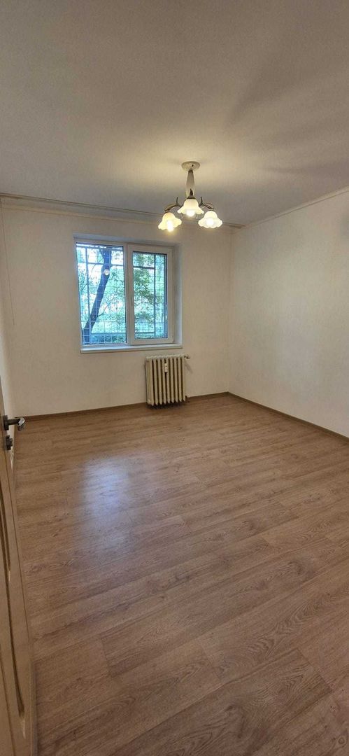 Vanzare apartament 4 camere Fizicienilor, 2 bai, bloc 1982 - Poză 3