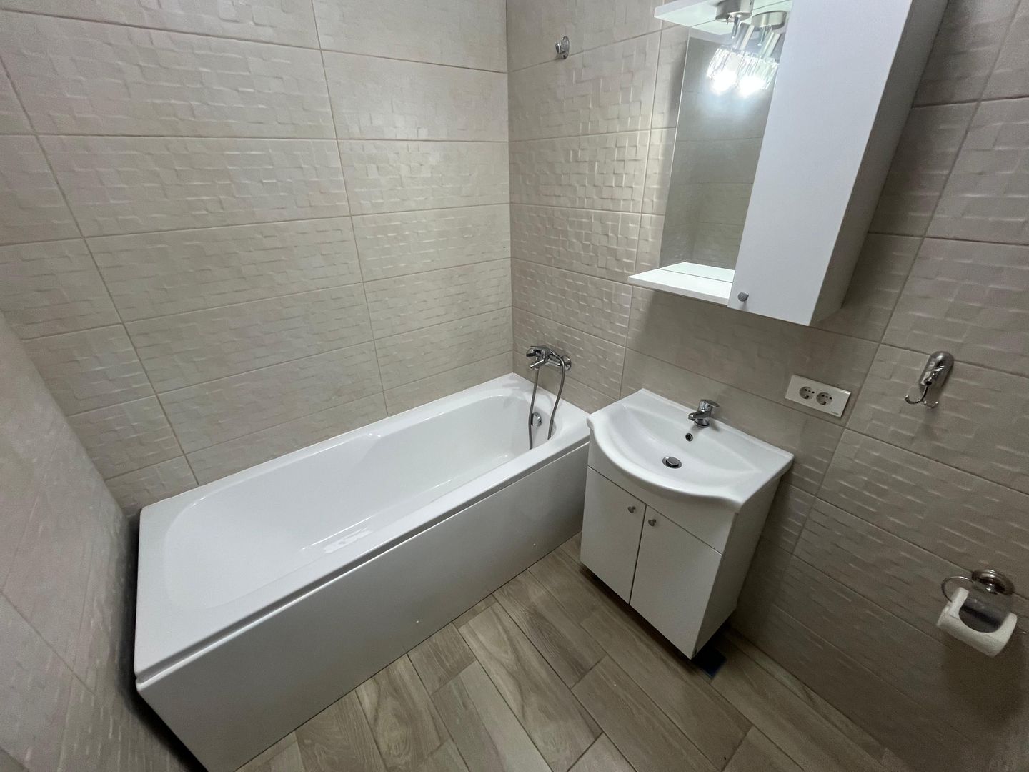 POPESTI LEORDENI| Strada Biruintei | Chirie 2 camere + loc parcare - Poză 9