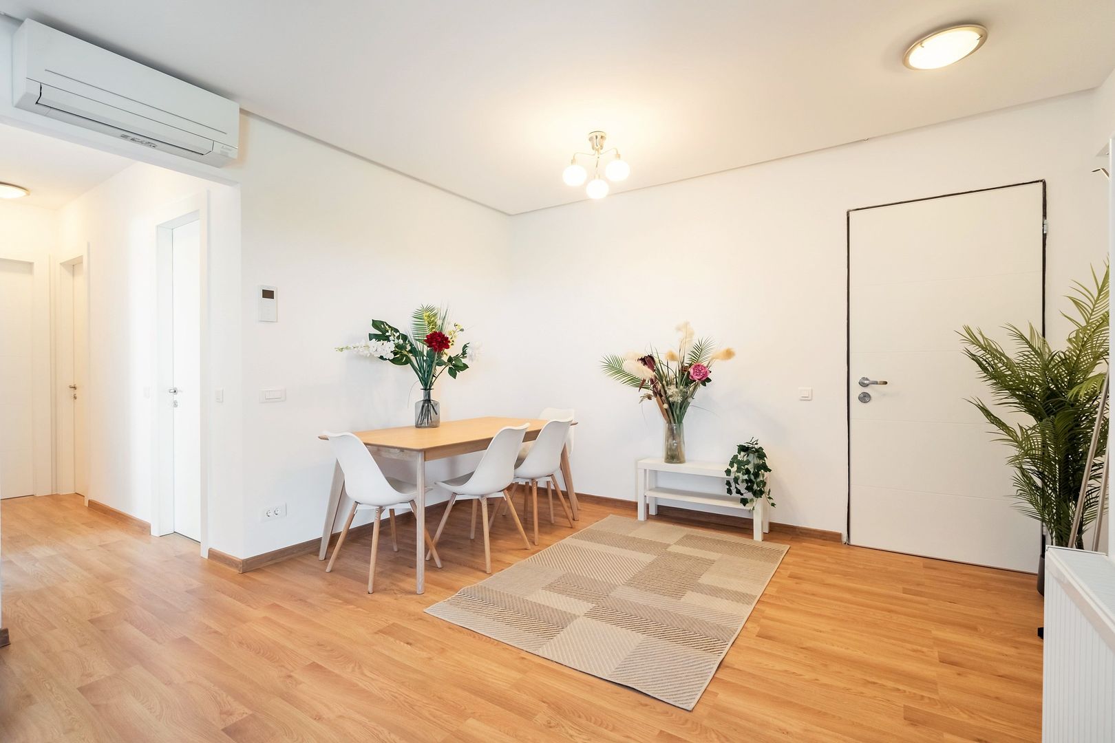 COMISION 0%-Apt 3 camere 75mp superb complet mobilat/utilat vedere lac ParcVerdi - Poză 9