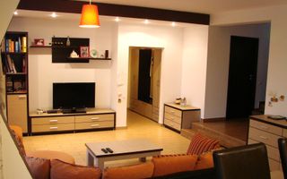 Vanzare vila individuala | 6 camere | Otopeni | Panouri solare - Poză 2