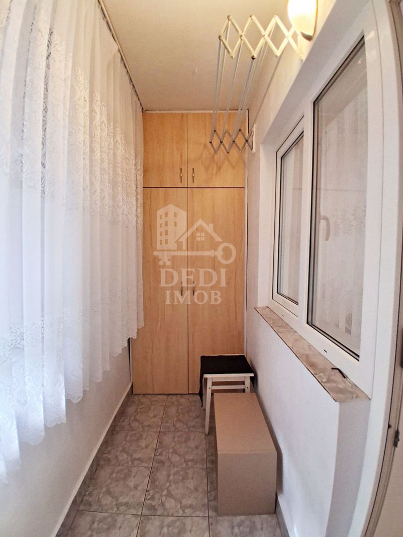 Apartament cu 3 camere de inchiriat zona Rogerius, Oradea - Poză 11