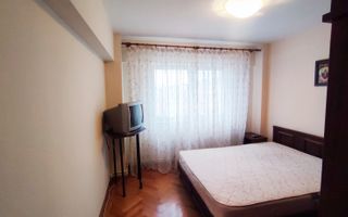 Apartament cu 3 camere decomandat mobilat-utilat - Poză 12