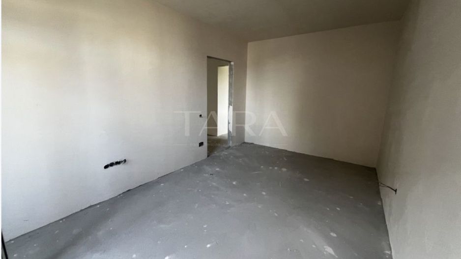 Apartament cu 3 camere, două băi, balcon, aproape de Parcul Poligon. - Poză 3