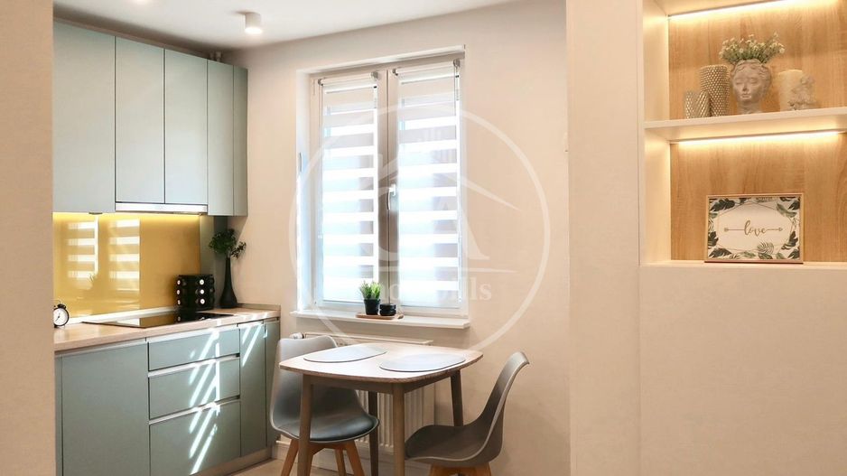 Apartament de vanzare  cu 3 camere Lux in zona Rogerius, Oradea. - Poză 12