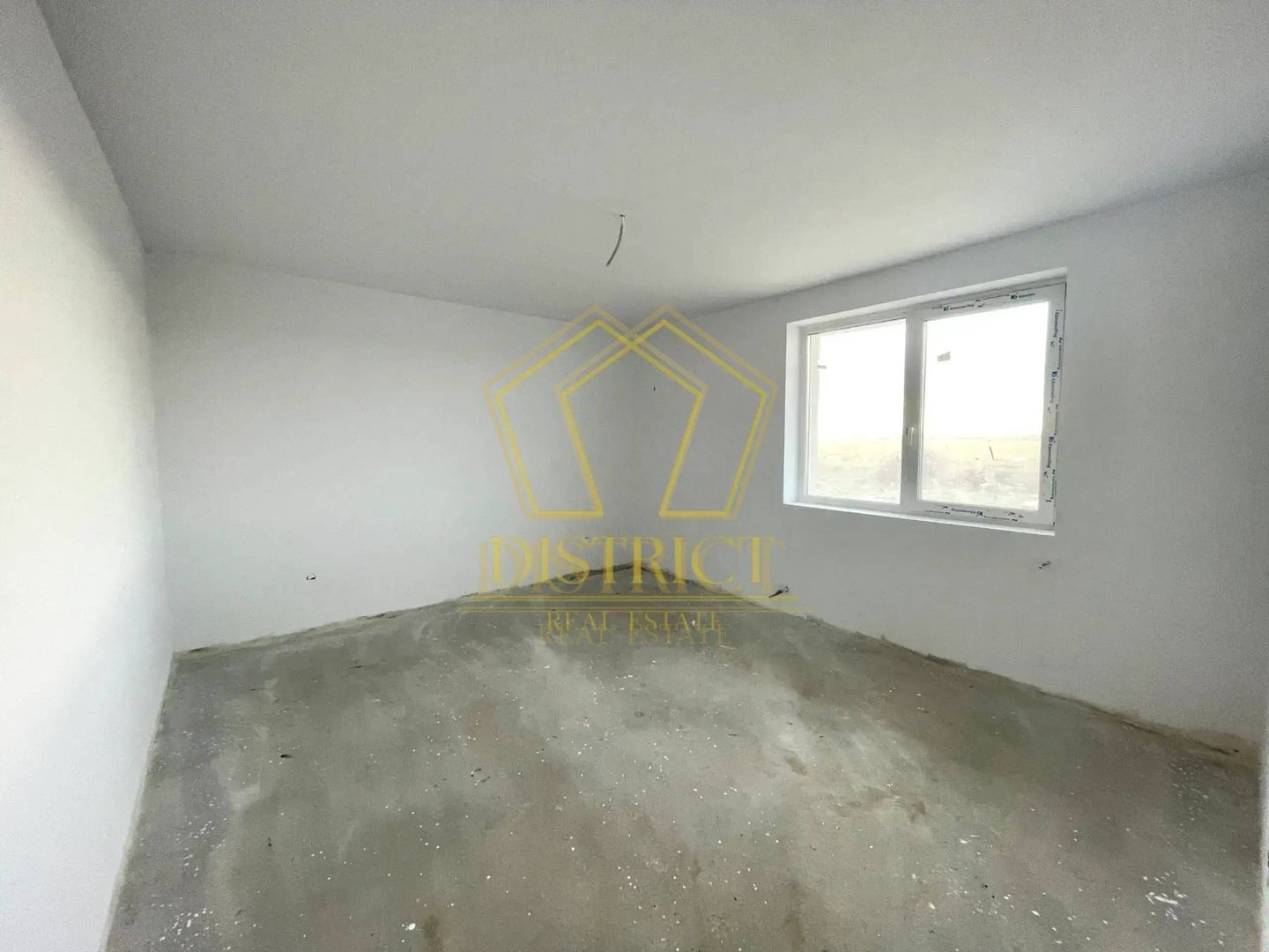 Apartament decomandat cu o camera si pod | Giroc | Hotel IQ - Poză 2