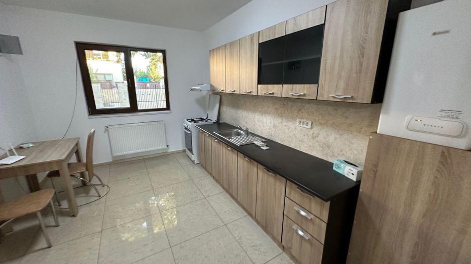 Casă / Vilă cu 4 camere de vanzare  în zona Aradului - Poză 10