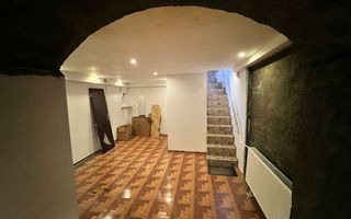 Spațiu comercial central de închiriat - Poză 6