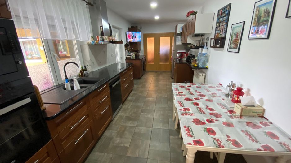 Casa cu 2 apartamente in zona Braytim - Poză 18