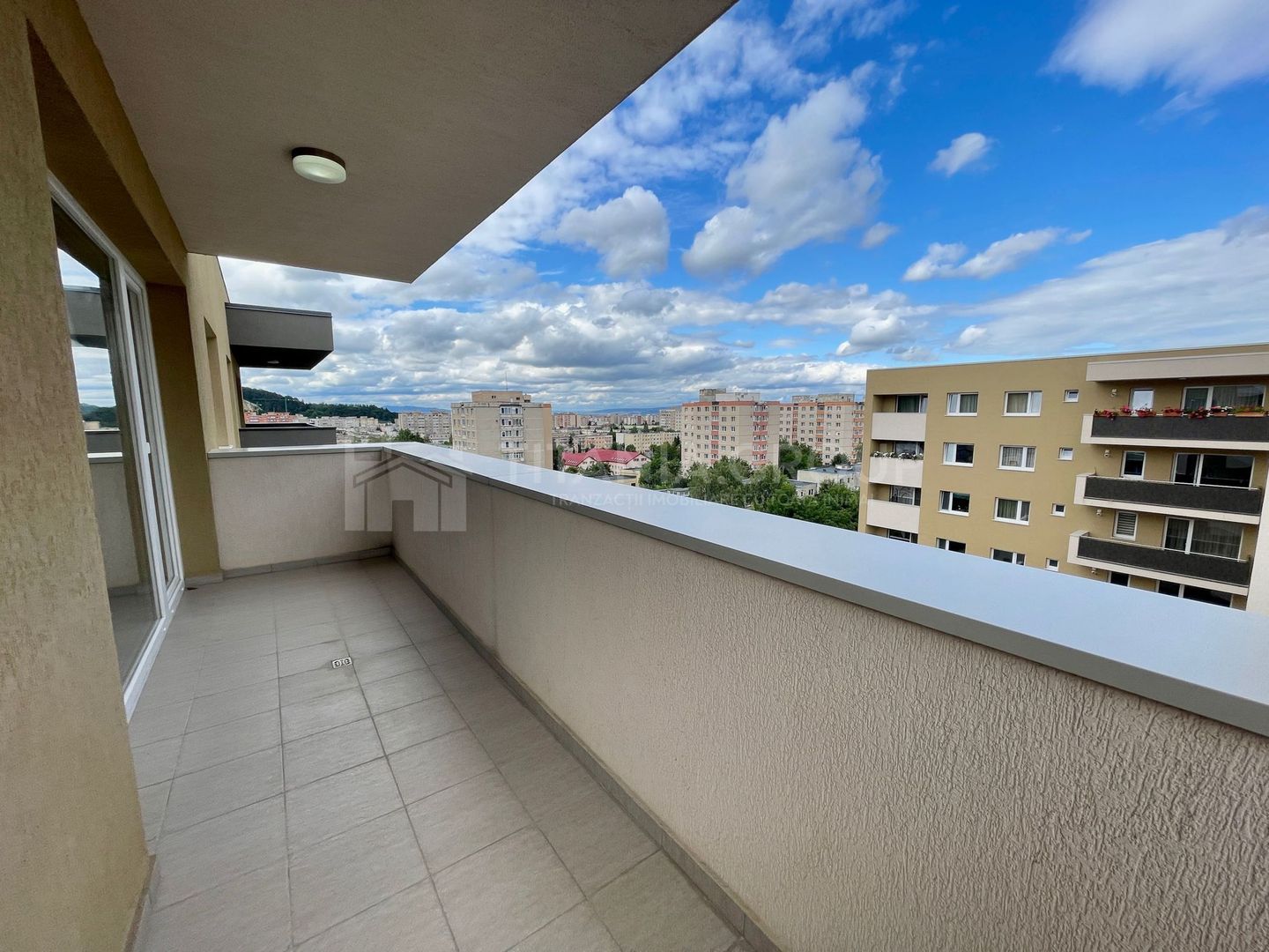 Apartament cochet 2 camere+dressing, parcare, Urban ,comision 0 ...
