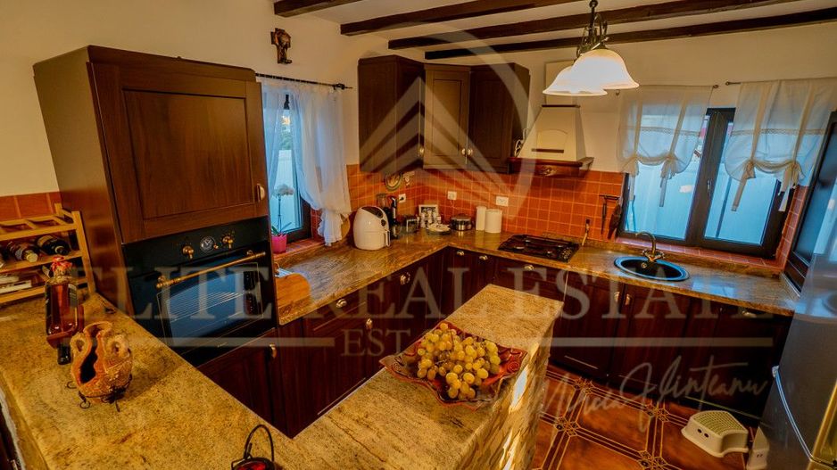 Cumpana - Casa Ideală pentru două familii. - Poză 26