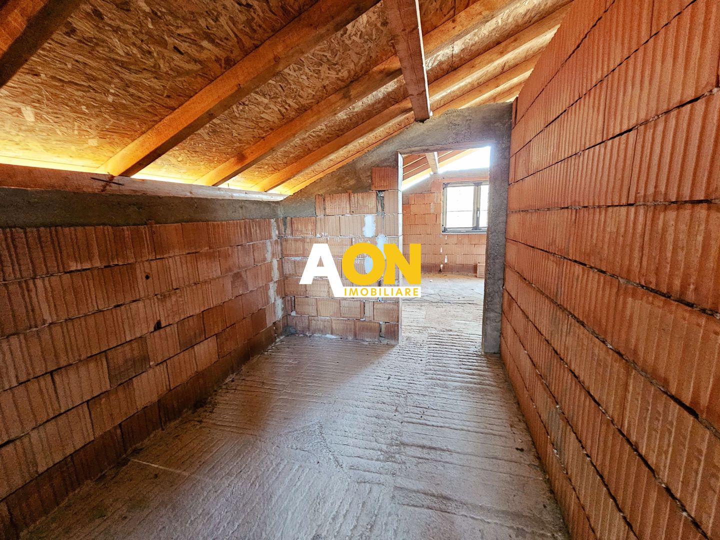 Casa la rosu, 5 camere, garaj, 479 mp teren, com. Ciugud - Poză 12