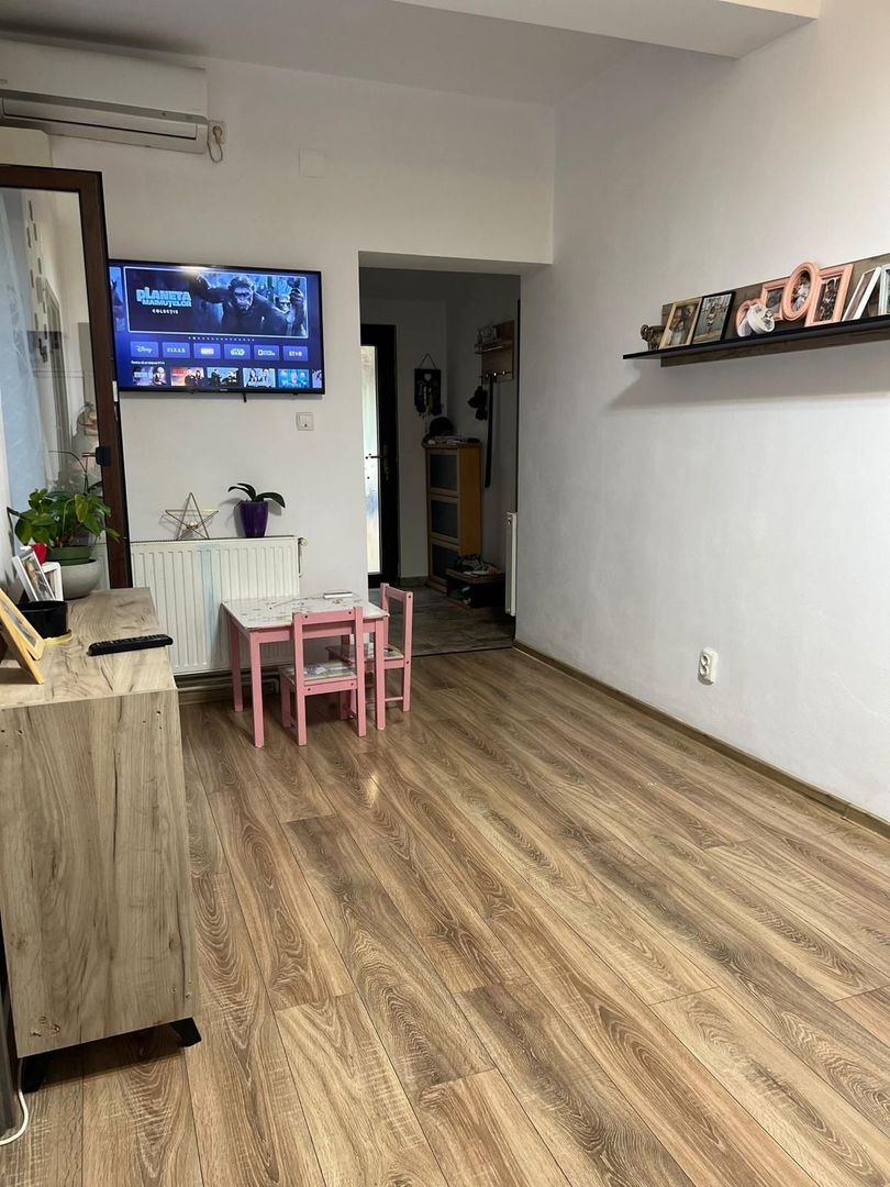 Apartament la curte comuna in zona Centrala - Poză 2