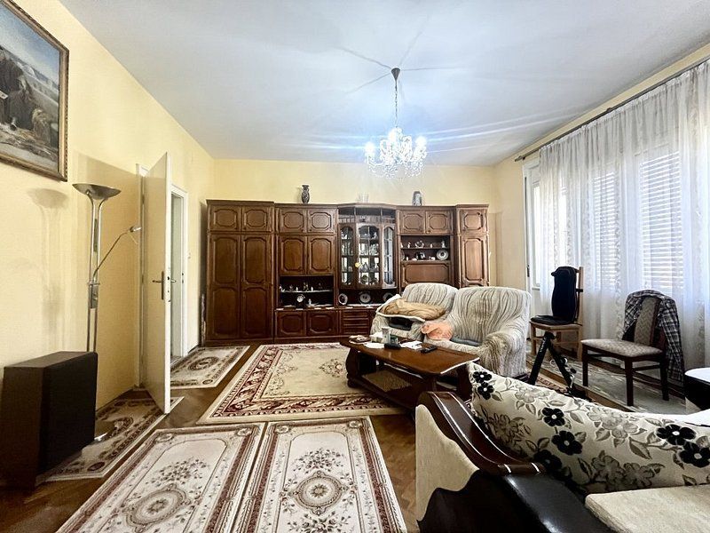 Apartament patrimoniu, 130 mp, cu garaj, et 1, in Piața Victoriei- Primărie - Poză 7