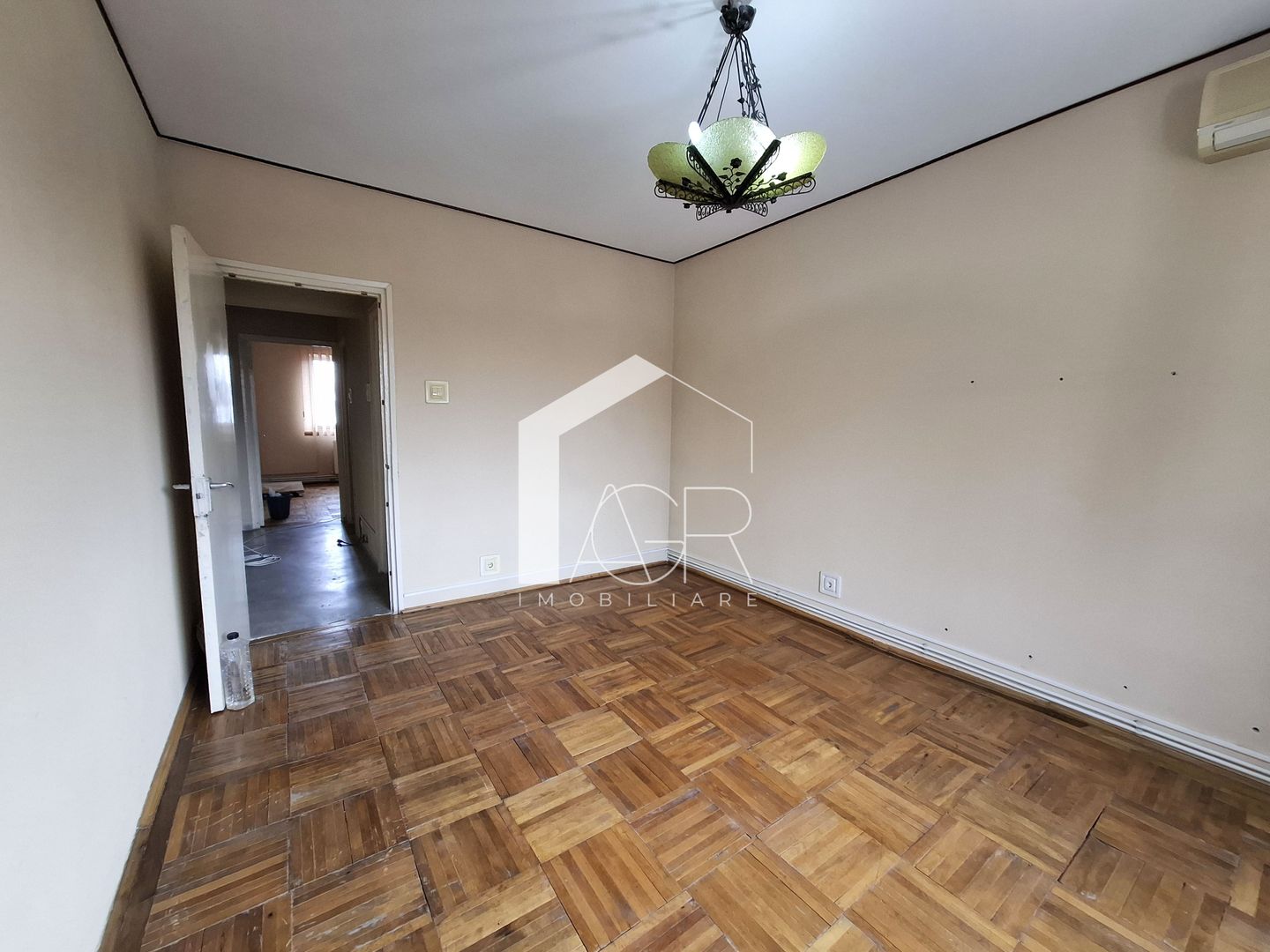 Apartament cu 4 camere, zona Nord - Poză 10
