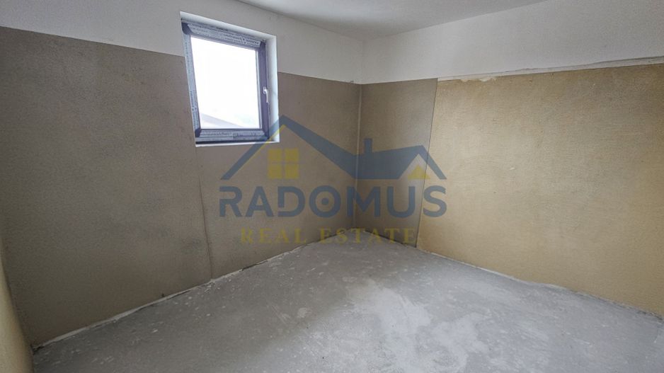 Vila Tătărani - 280 mp utili - 500 mp Teren - 8 Camere + 4 Băi - Poză 19