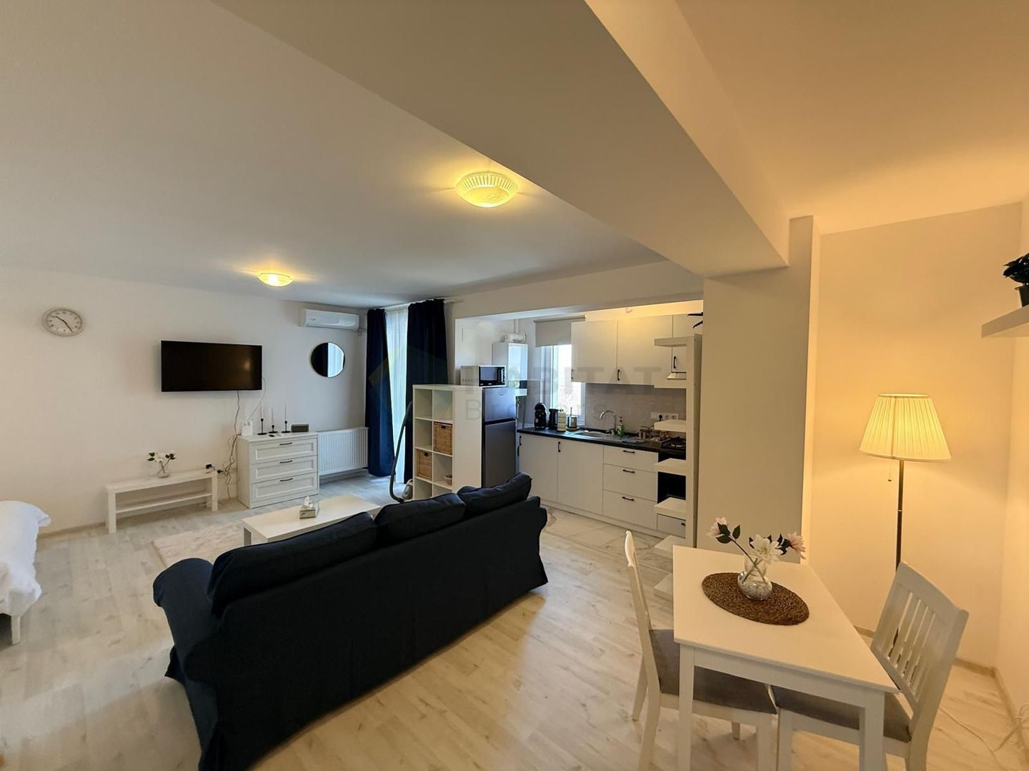 Studio modern – Libertatii Gardens Otopeni | Parcare inclusă | Piscina - Poză 12