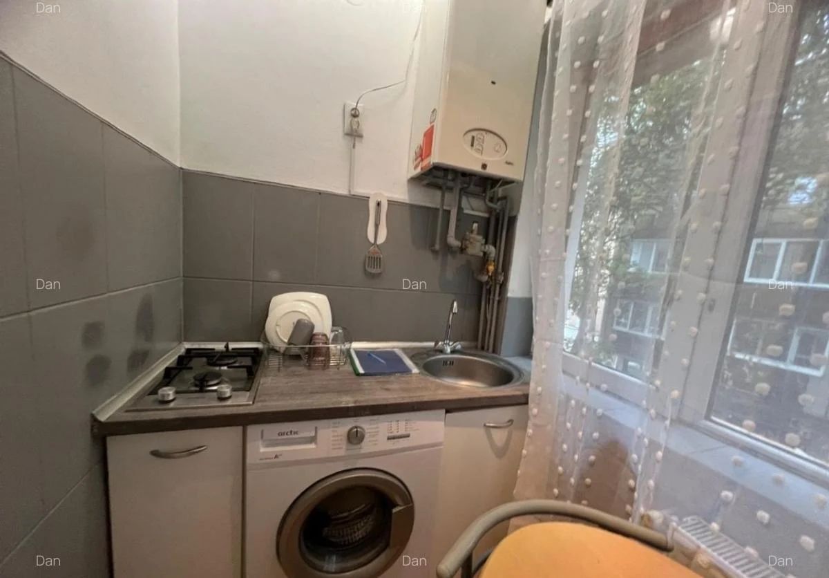 Garsonieră, zona 7 Noiembrie - Poză 3