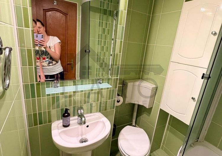 Apartament de inchiriat 3 camere, 2 bai. -situat pe strada Livezeni - Poză 2